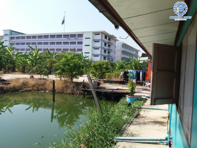 *****บ้านเดี่ยวมือสองย่านนนทบุรี ม.บ้านสวนซอยวัดลาดปลาดุก กาญจนาภิเษก หลังมุม! เนื้อที่กว้างขวางถึง 114.2 ตร.ว. ฟังก์ชัน 3 ห้องนอน 2 ห้องน้ำ 2 ที่จอดรถ  บ้านสวน ต้นไม้เยอะร่มรื่น ใกล้ชุมชน บนทำเลศักยภาพ ใกล้รถไฟฟ้าสายสีม่วง "สถานีคลองบางไผ่"